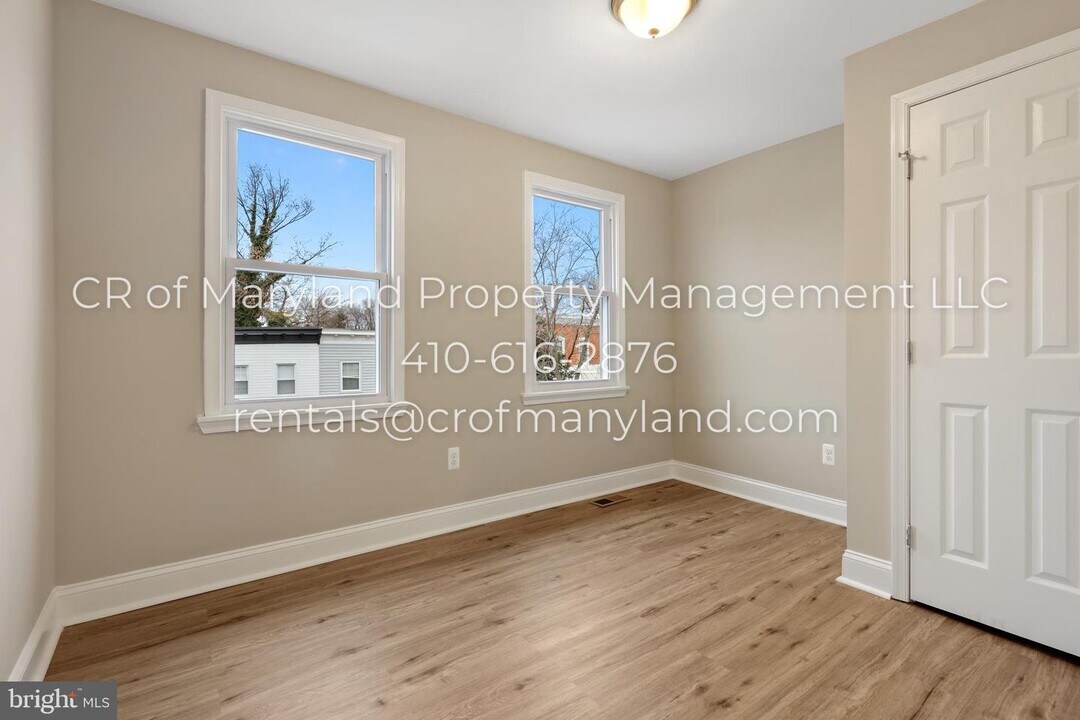 1138 Homestead St Photo