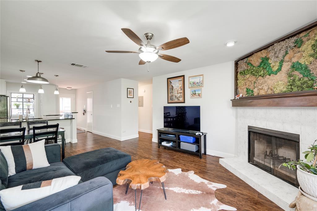 2215 Post Rd in Austin, TX - Building Photo