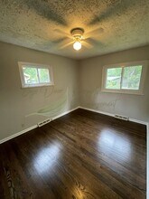 8910 Manchester in Kansas City, MO - Building Photo - Building Photo