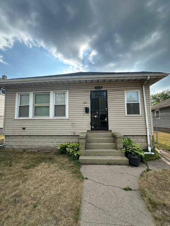 352 Arthur St in Gary, IN - Building Photo
