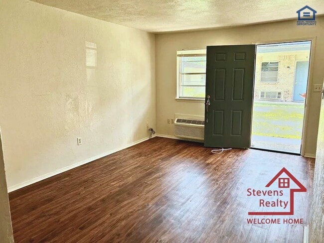 1502 NW Kingsbury Ave in Lawton, OK - Building Photo - Building Photo