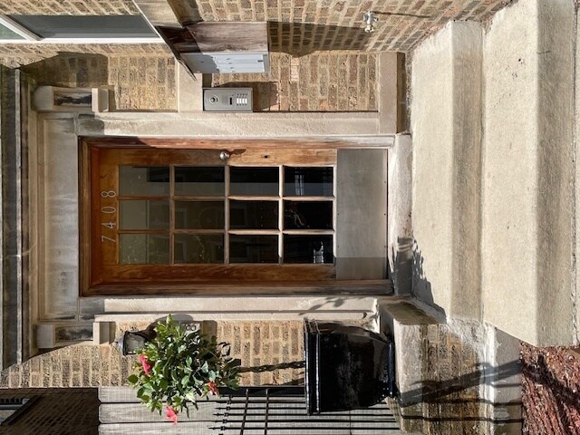 7408 N Hoyne Ave in Chicago, IL - Foto de edificio - Building Photo