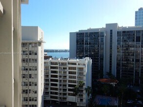 1420 Brickell Bay Dr in Miami, FL - Building Photo - Building Photo