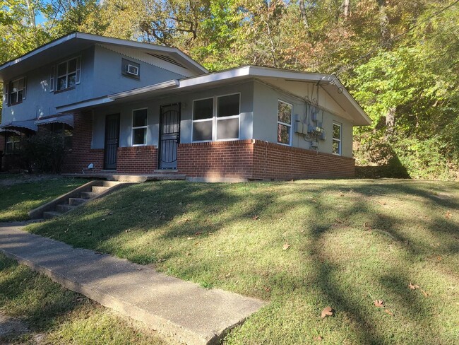 715 Lupton Dr in Chattanooga, TN - Building Photo - Building Photo