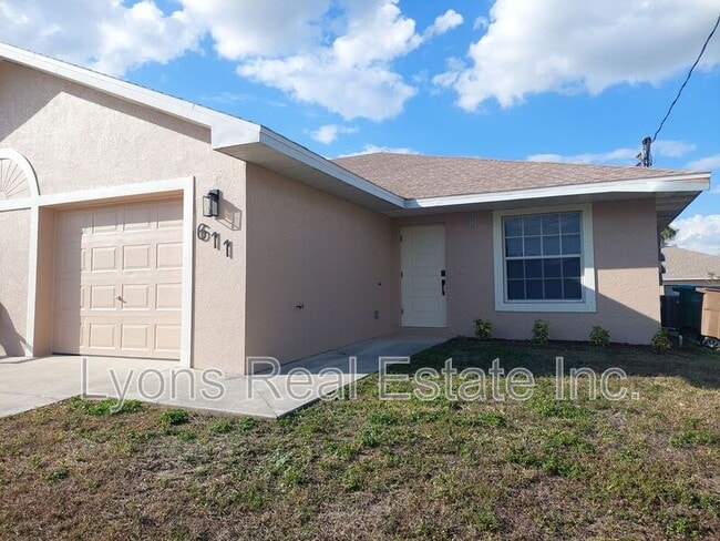 611 SE 5th St in Cape Coral, FL - Building Photo - Building Photo