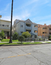 820 S New Hampshire Ave in Los Angeles, CA - Building Photo - Building Photo