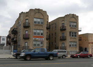 Queens Court Apartments in Philadelphia, PA - Building Photo - Building Photo