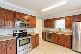 158 Stone Mill Dr in Martinez, GA - Foto de edificio - Building Photo