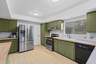 313 Comet in Lakeway, TX - Building Photo - Building Photo