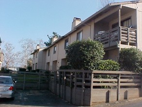 Orangevale Plaza Townhomes in Orangevale, CA - Building Photo - Building Photo