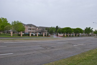 The Bentley - Senior Living in Dallas, TX - Building Photo - Building Photo