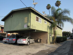 1210 W Brook St in Santa Ana, CA - Building Photo - Building Photo