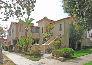 256 N Clark Dr in Beverly Hills, CA - Building Photo - Building Photo