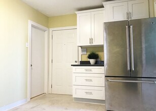 135 Orleans St, Unit #2F in Boston, MA - Foto de edificio - Building Photo