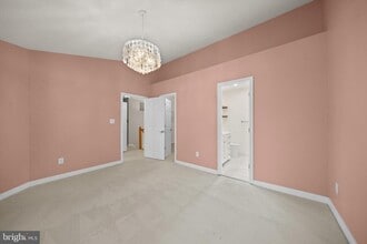 46188 Cecil Terrace in Sterling, VA - Building Photo - Building Photo