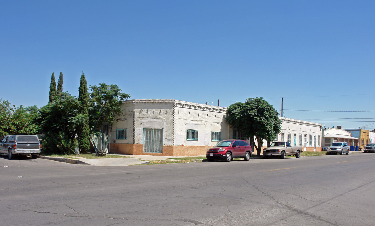 818 S Hills St in El Paso, TX - Foto de edificio