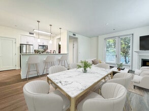 La Belle at Hollywood Tower in Los Angeles, CA - Foto de edificio - Building Photo