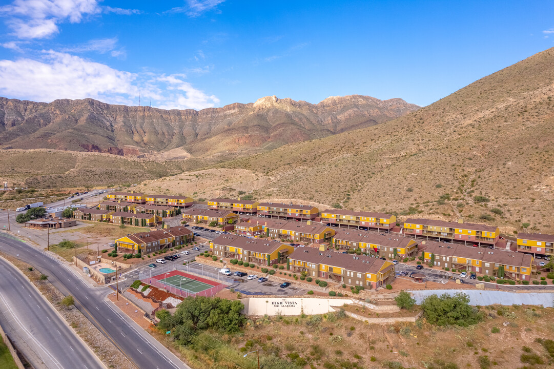 High Vista in El Paso, TX - Building Photo