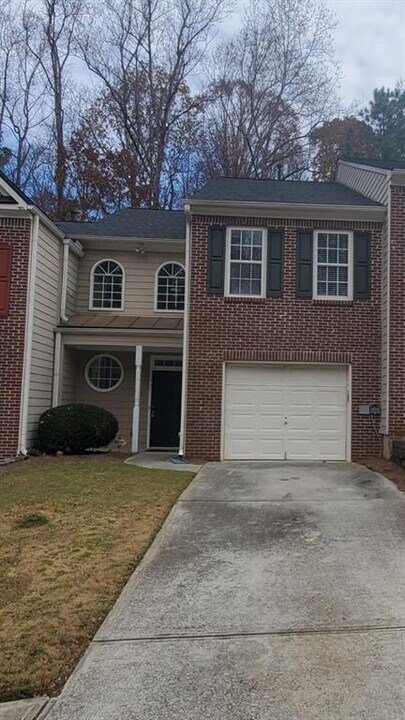 351 Parkview Manor Dr in Tucker, GA - Building Photo