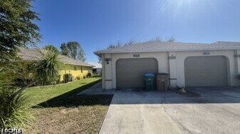922 SE 13th Terrace in Cape Coral, FL - Building Photo
