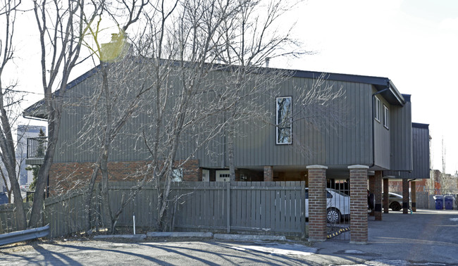 Regal Terrace in Calgary, AB - Building Photo - Primary Photo