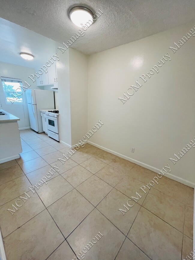 7548 Lexington Ave in West Hollywood, CA - Building Photo - Building Photo