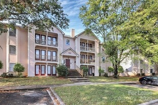 6146 Meadow Rose Ln in Charlotte, NC - Building Photo