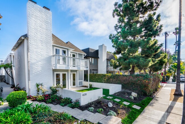 property at 420 Goldenrod Ave