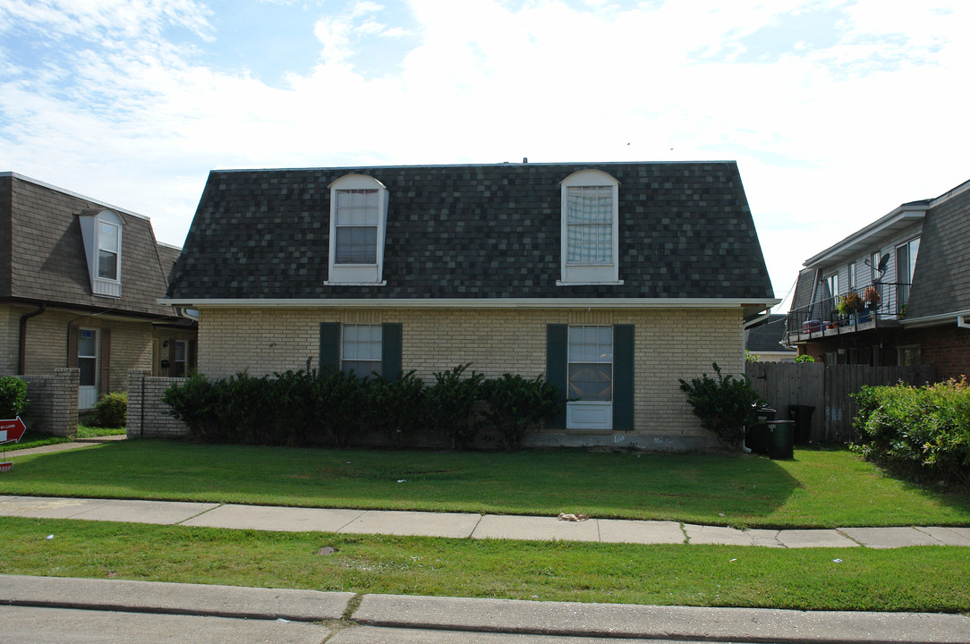 2806 Houma Blvd in Metairie, LA - Building Photo