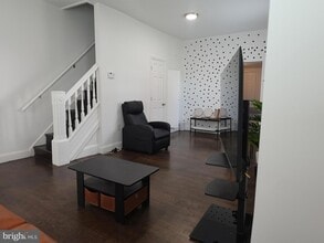 6139 Larchwood Ave, Unit 61 in Philadelphia, PA - Building Photo - Building Photo