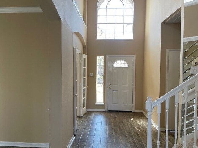 property at 4623 Russett Ln