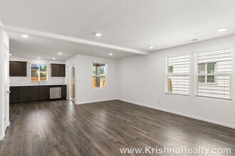 5400 NE 66th Dr in Vancouver, WA - Foto de edificio - Building Photo