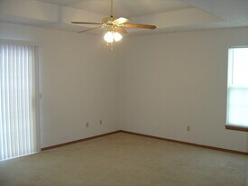 2151 N Ave B in Springfield, MO - Building Photo