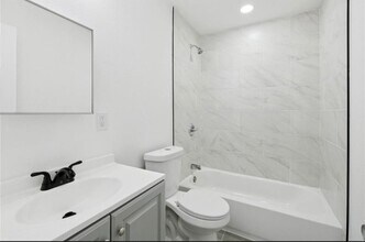 2427 Octavia Dr in Chalmette, LA - Foto de edificio - Building Photo