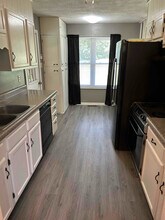 98 Nebraska Ave in Oak Ridge, TN - Foto de edificio - Building Photo