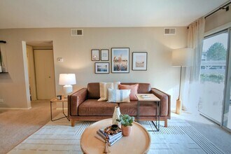 4125 Chesapeake Dr in Aurora, IL - Building Photo - Building Photo