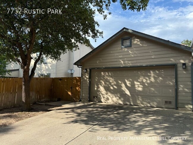 7732 Rustic Park in San Antonio, TX - Building Photo - Building Photo