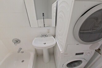 410 E 13th St, Unit 6E in New York, NY - Foto de edificio - Building Photo