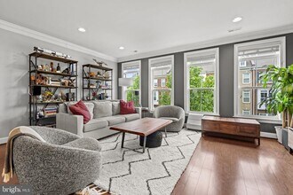 9618 Stockwell Ln in Fairfax, VA - Building Photo - Building Photo