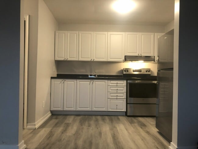 17 Buchanan St in Cobourg, ON - Building Photo - Building Photo