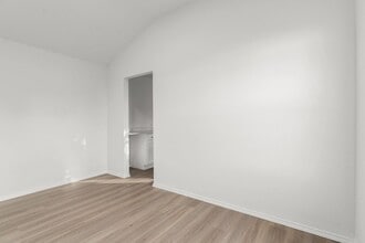 1302 W Tarrant Rd, Unit 2 in Grand Prairie, TX - Building Photo - Building Photo