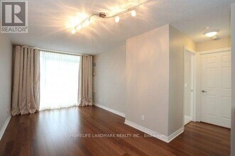 2325 Central Park Dr in Oakville, ON - Building Photo - Building Photo