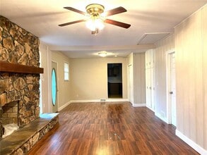102 Edward St in O'Fallon, IL - Building Photo - Building Photo