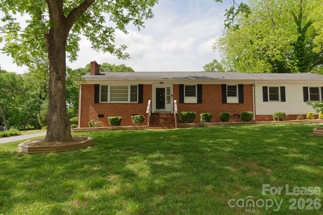 property at 416 W Pine St