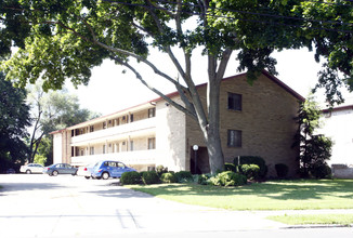 Ellet Complex in Akron, OH - Building Photo - Building Photo