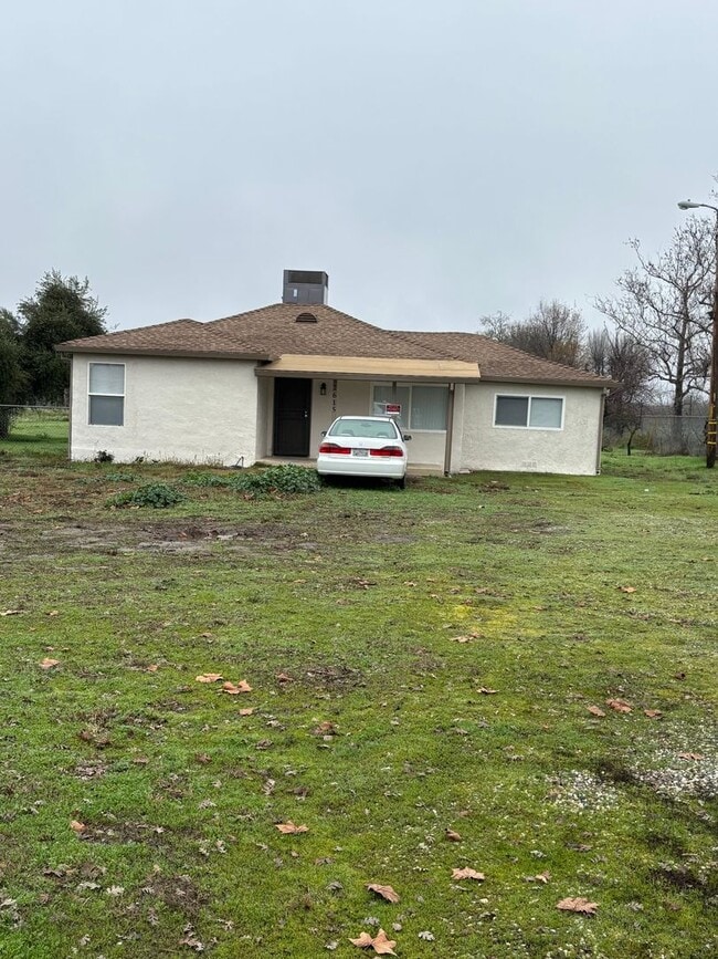2615 Tudor Rd in Yuba City, CA - Building Photo - Building Photo