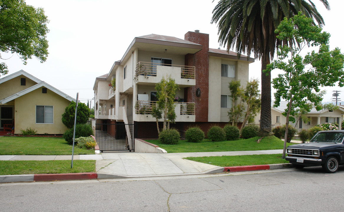 420 W Garfield Ave in Glendale, CA - Foto de edificio