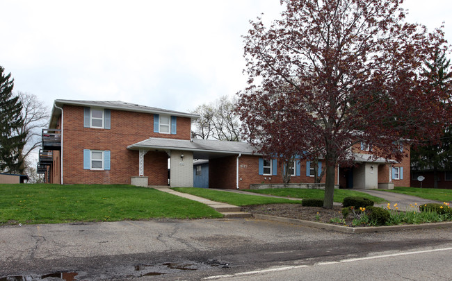 Lord Manor in Canton, OH - Building Photo - Building Photo