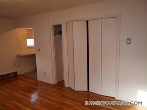 2018 Commonwealth Ave in Boston, MA - Building Photo - Building Photo