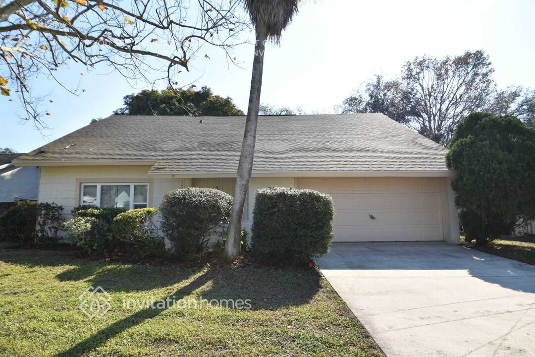 2620 Westbury Ave in Palm Harbor, FL - Building Photo